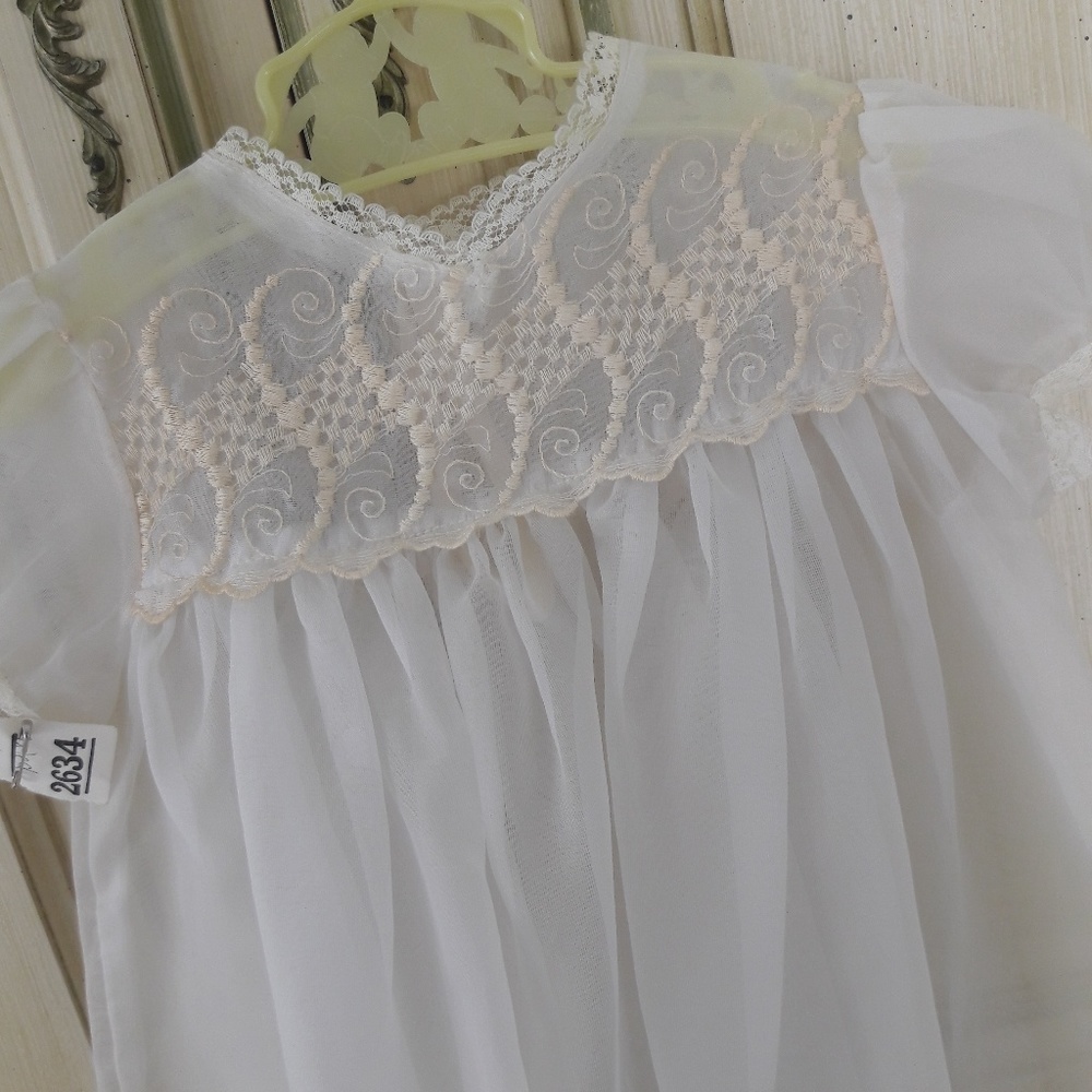 EXTRA PICS OF VINTAGE CHRISTENING ENSEMBLE!